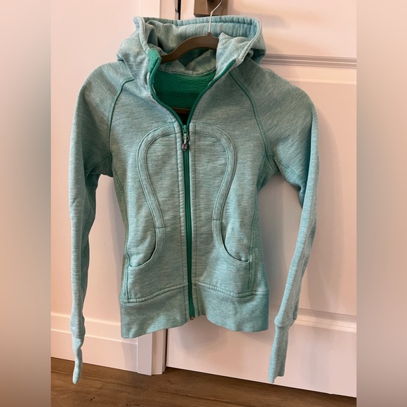 Lululemon scuba hoodie - classic fit - size 4 - Picture 1 of 1